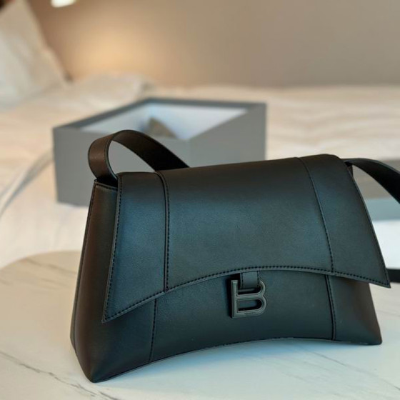 Balenciaga down 28x16cm